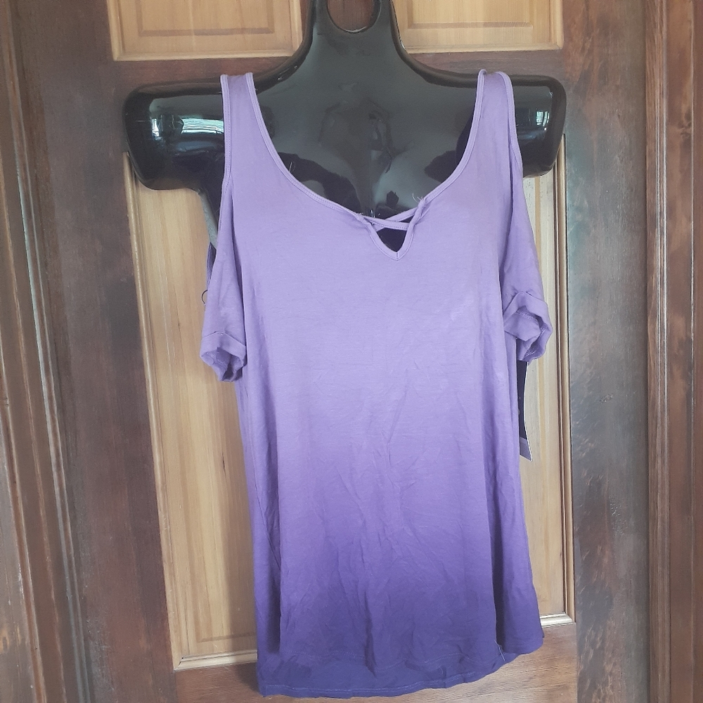 Open shoulder shirt